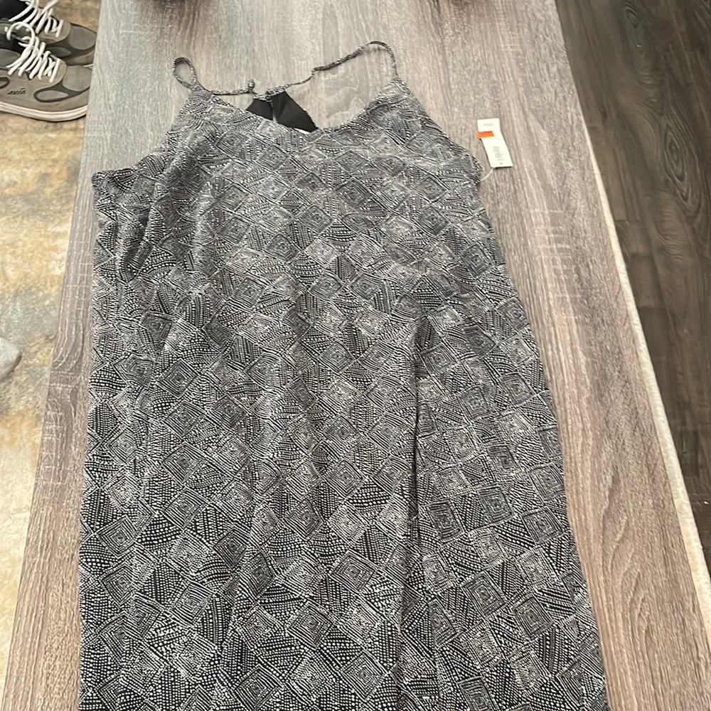 A(n) long dress